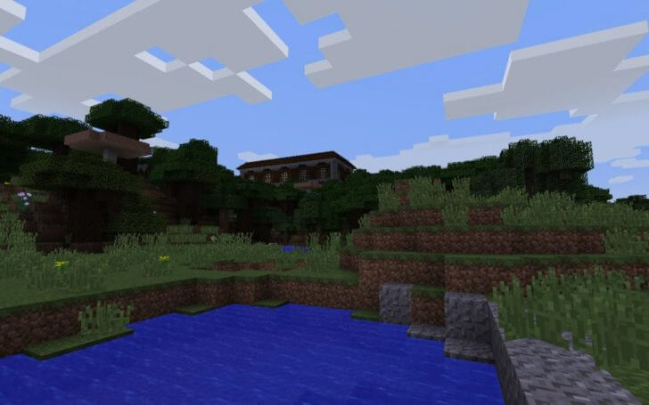 Forest mansion near spawn screenshot 1